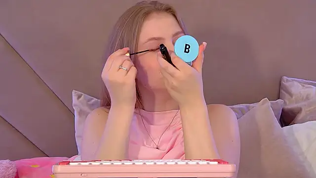 SelinSwarovski online show from November 2025 04:40:02 PM