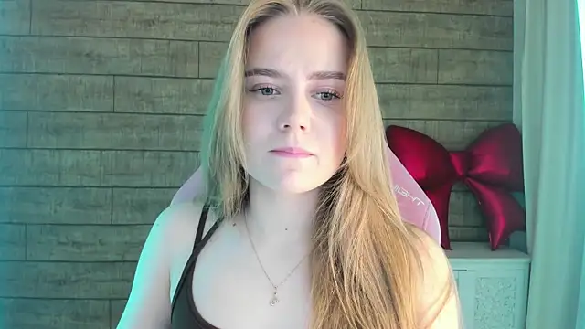 SelinSwarovski online show from February 2026 04:31:02 PM