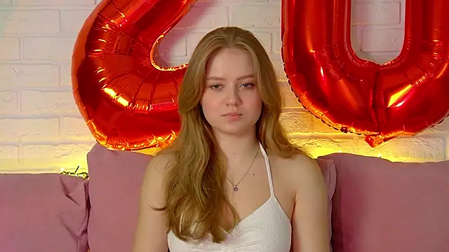 Snapshot of SelinSwarovski chatting on September 2025 05:11:01 PM SelinSwarovski online show from September 2025 05:11:01 PM