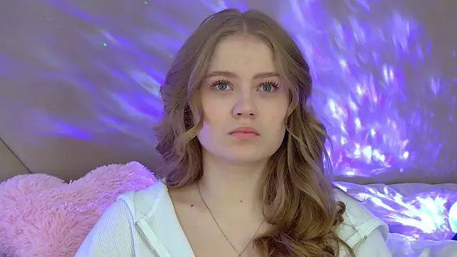 Snapshot of SelinSwarovski chatting on October 2025 04:08:02 PM SelinSwarovski online show from October 2025 04:08:02 PM