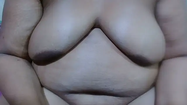 AuntyBigMadam87 online show from April 2026 05:57:02 PM