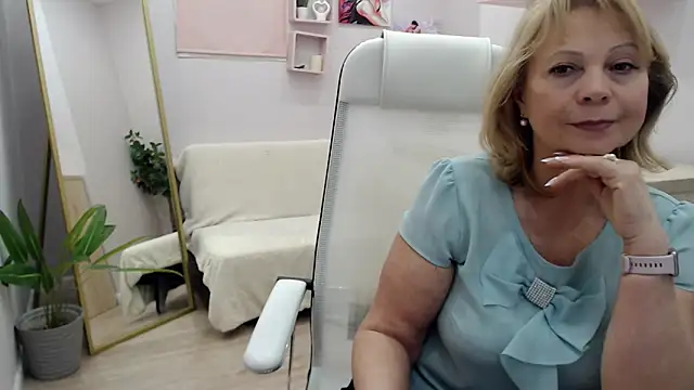 Snapshot of Milla_Cutie18 chatting on February 2025 12:01:01 PM Milla Cutie18 online show from February 2025 12:01:01 PM