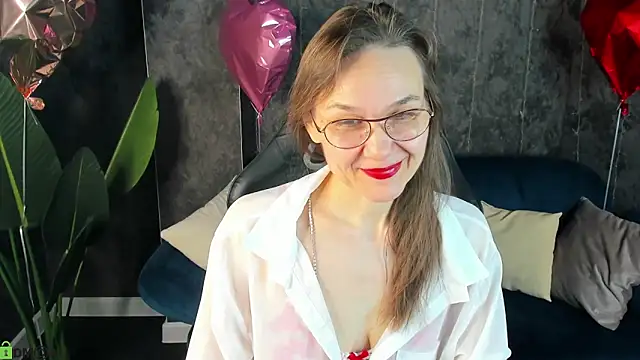 Lillian White online show from March 2026 01:02:02 AM