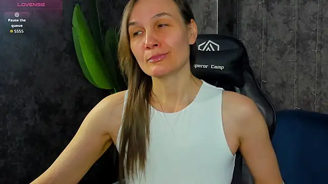 Lillian White online show from April 2026 01:01:01 AM