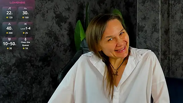 Lillian White online show from May 2026 01:04:03 AM