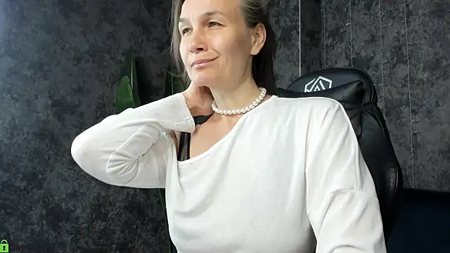 Lillian White online show from July 2026 01:01:01 AM
