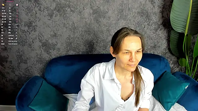 Lillian White online show from February 2025 07:11:02 AM