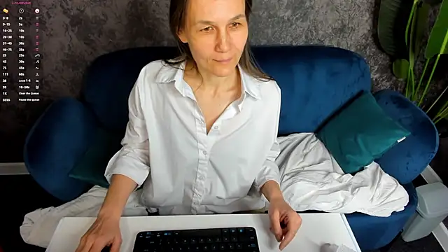 Lillian White online show from February 2025 01:31:02 PM