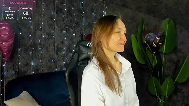 Lillian White online show from March 2026 01:00:02 AM