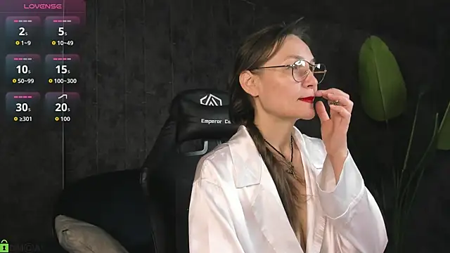 Lillian White online show from June 2026 12:55:01 AM