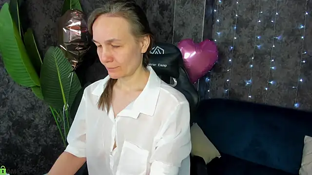 Lillian White online show from February 2026 01:06:02 AM