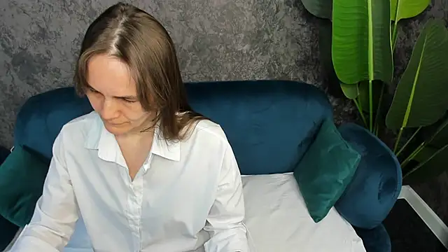 Lillian White online show from March 2025 07:12:01 AM