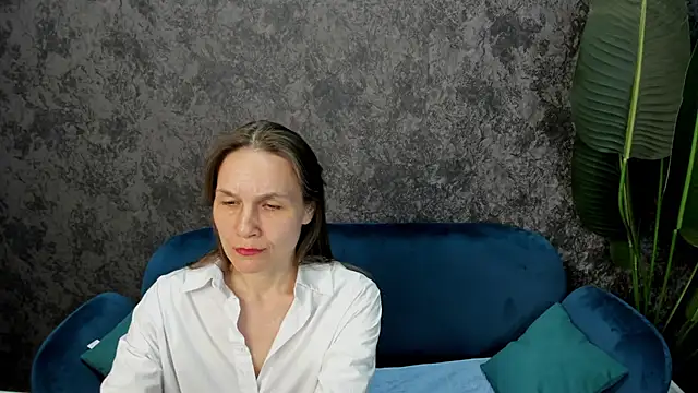 Lillian White online show from March 2025 05:03:02 PM
