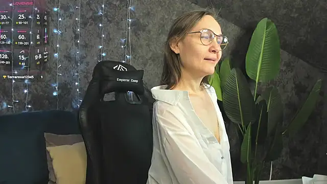 Lillian White online show from January 2026 12:39:02 AM