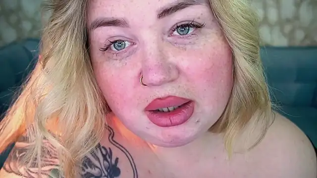 ZaraReignn online show from April 2026 08:59:01 PM