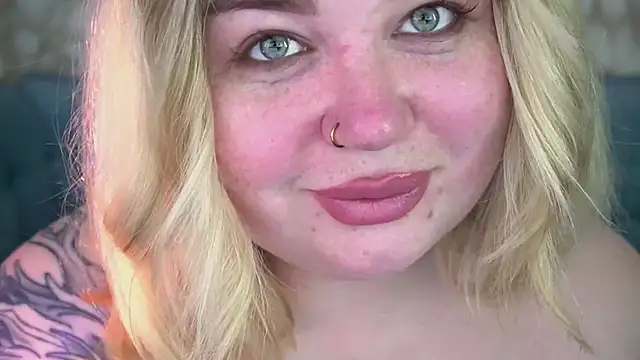 ZaraReignn online show from April 2026 08:14:02 PM