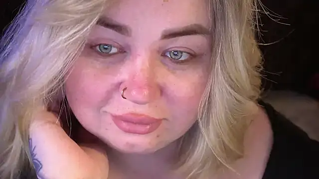 ZaraReignn online show from April 2026 02:51:02 AM