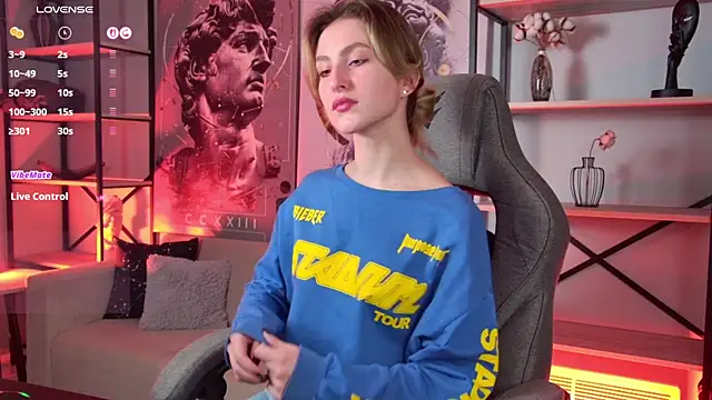 LuxRayi online show from December 2025 02:45:01 AM