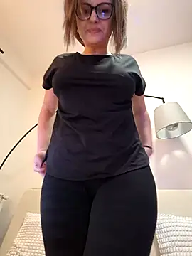 Eelleen online show from February 2026 02:26:01 PM