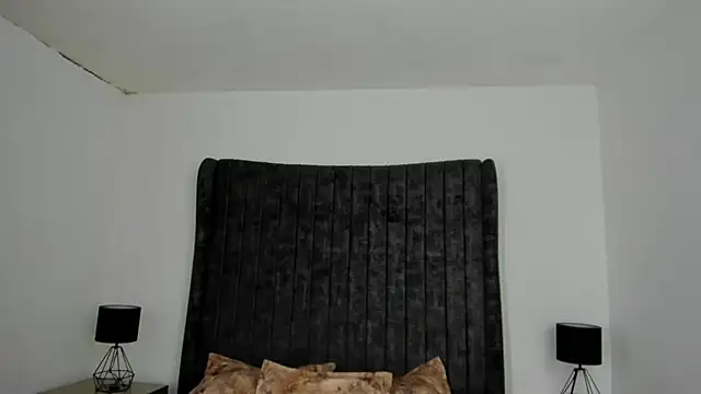 Snapshot of NataGarcia chatting on December 2025 04:28:02 PM NataGarcia online show from December 2025 04:28:02 PM