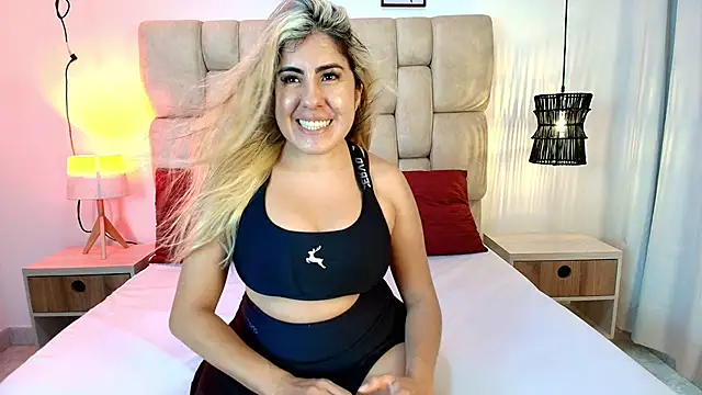 AdharaSmithh online show from November 2025 07:18:01 PM