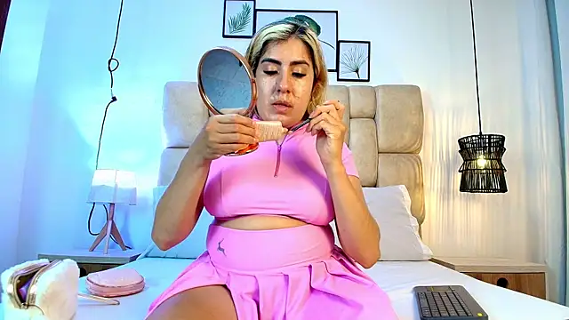 AdharaSmithh online show from November 2025 07:29:02 PM