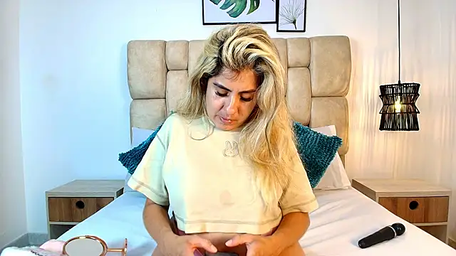 AdharaSmithh online show from November 2025 07:25:01 PM