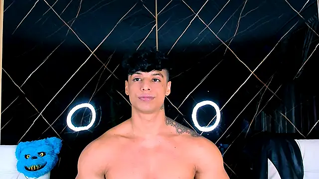 Owen Muzcle online show from October 2025 11:47:01 PM