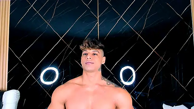 Owen Muzcle online show from October 2025 05:39:02 AM