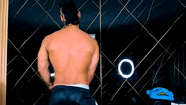 Owen Muzcle online show from October 2025 04:01:01 AM