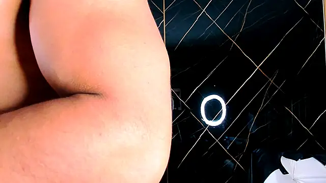 Owen Muzcle online show from October 2025 04:11:01 AM