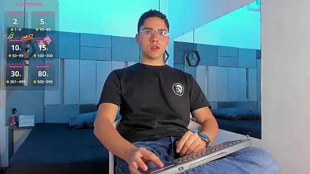 LiamNovak online show from November 2025 11:44:02 AM