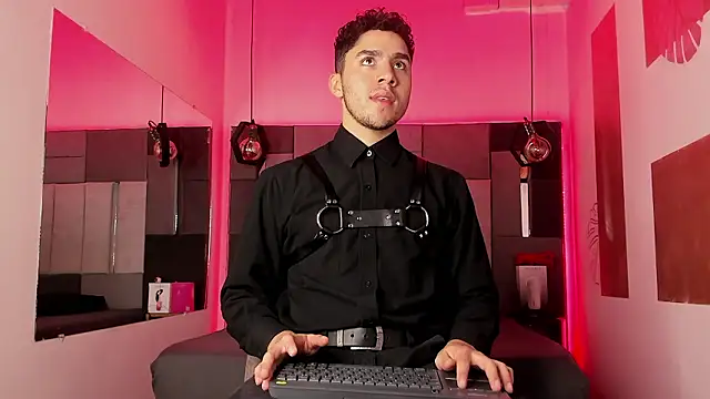 LiamNovak online show from February 2026 12:38:02 PM