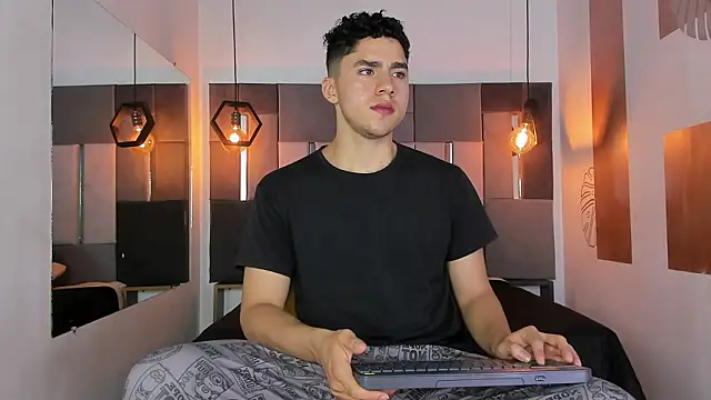 LiamNovak online show from February 2026 12:59:01 PM