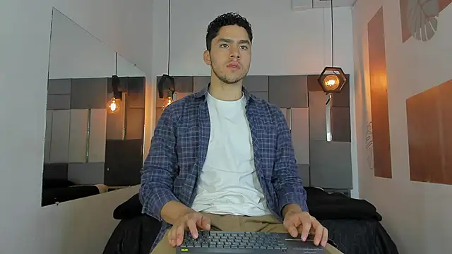 LiamNovak online show from February 2026 12:49:01 PM