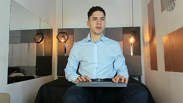 LiamNovak online show from February 2026 12:37:01 PM