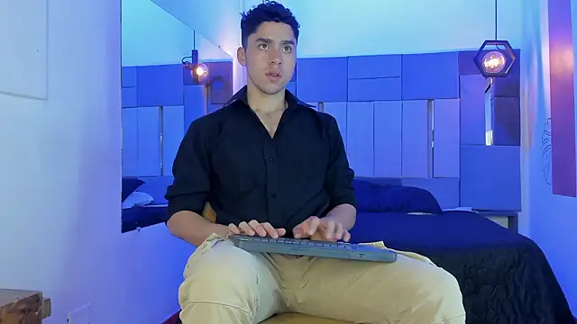 LiamNovak online show from February 2026 12:03:01 PM