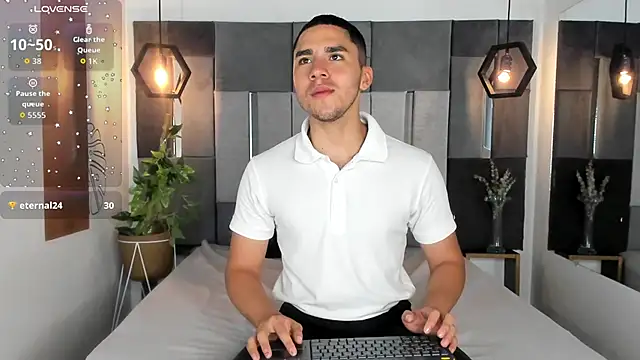 LiamNovak online show from September 2025 11:22:02 AM