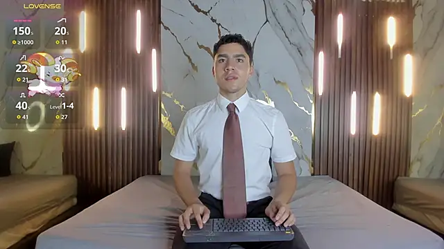 LiamNovak online show from November 2025 11:10:02 AM