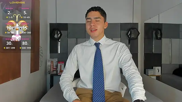 LiamNovak online show from November 2025 12:05:01 PM