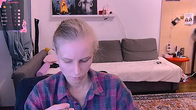 KatiKate online show from October 2025 06:09:02 PM