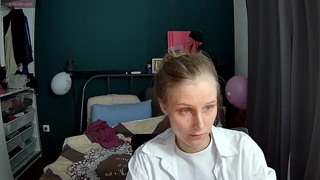 KatiKate online show from May 2026 03:15:02 PM