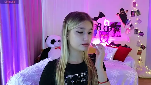 BattyMelody online show from November 2025 10:08:02 AM