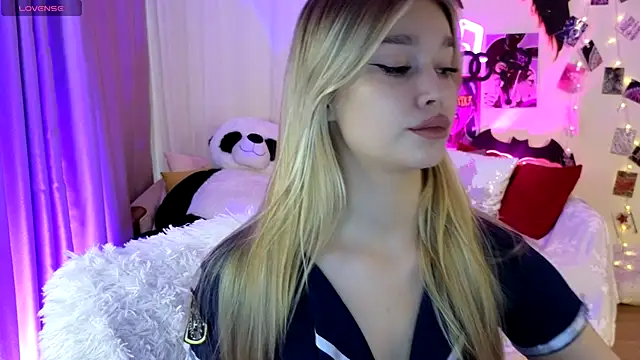 BattyMelody online show from October 2025 10:12:02 AM