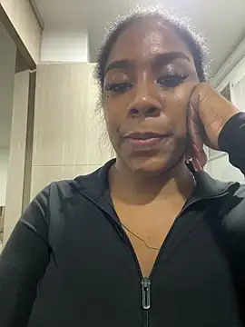 KloheCurvy online show from April 2026 11:39:01 PM