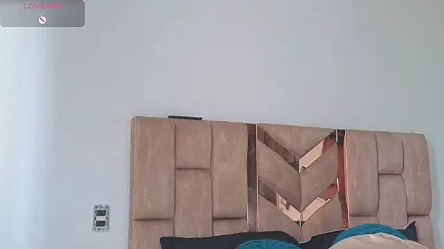 KloheCurvy online show from April 2026 01:26:02 PM