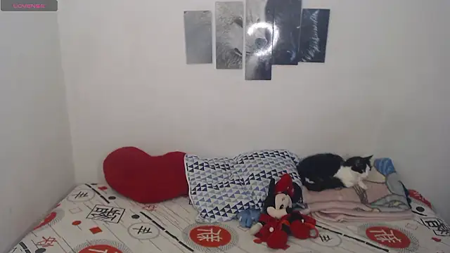 Pocahontas Princess  online show from February 2026 06:07:02 PM