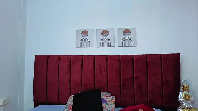 selena castillo online show from November 2025 01:11:01 PM