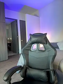 SophieRaily  online show from November 2025 10:13:02 PM