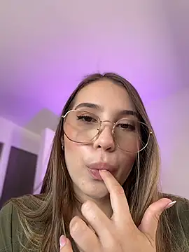 SophieRaily  online show from November 2025 06:44:01 PM